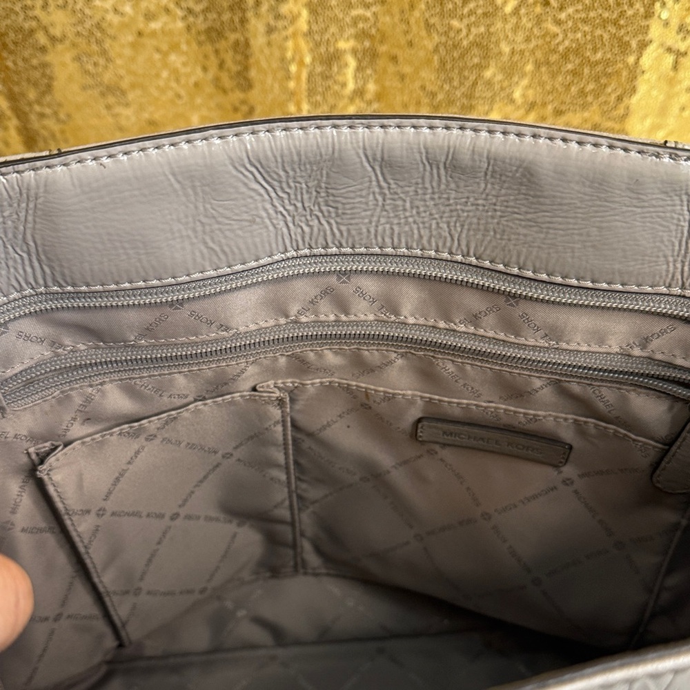 Michael Kors Monogrammed Gray Tote bag - Picture 13 of 15